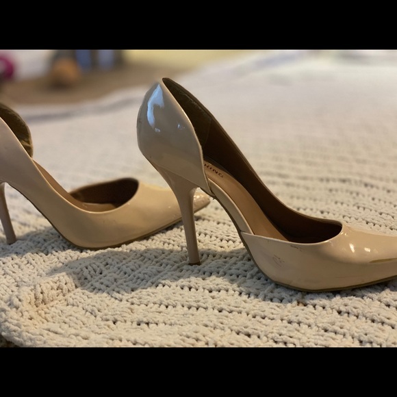 Pumps - Picture 5 of 7